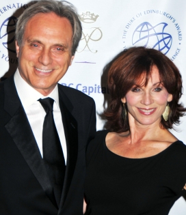 Michael Brown and wife Marilu Henner with Sam Haskell, president of the U.S. award