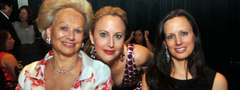 Ingeborg Rennert with daughters Nina Davidson and Tammy Winn