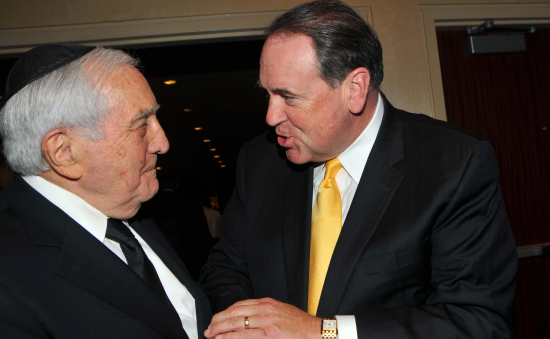 Eugen Gluck welcomes Mike Huckabee