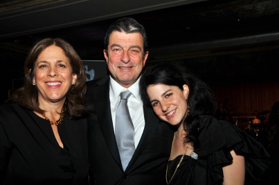 George Roland with wife Amy (left) and daughter Zelda whos a graduate student in art history at Yale