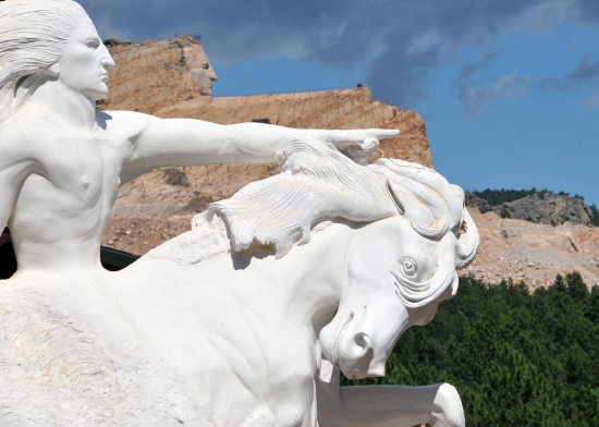 Scale model of the finished monument