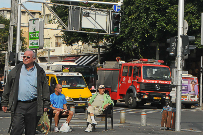 Traffic doesnt impede a corner lounge